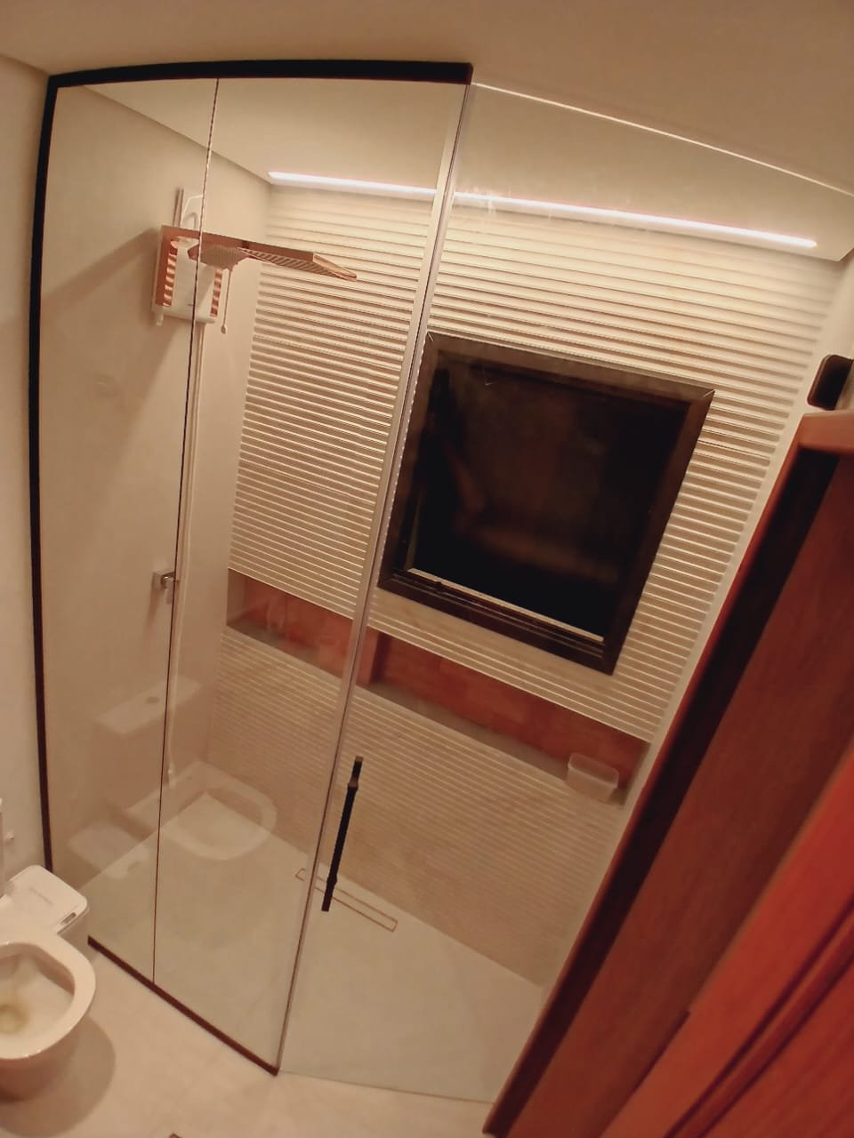 Box sauna ângulo 30° — Structta Esquadrias de Alumínio