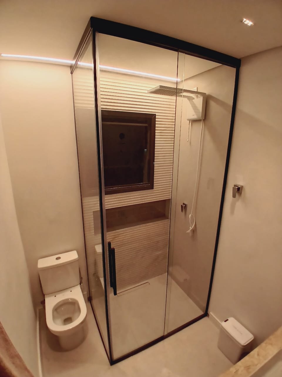 Box sauna de canto 45° — Structta Esquadrias de Alumínio